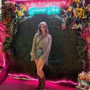 Meet your Posher, Ava